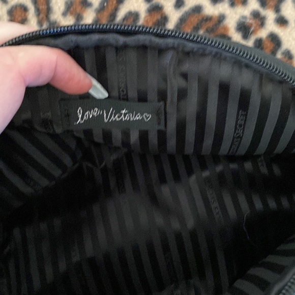 Victoria’s Secret make up bag - Picture 4 of 5